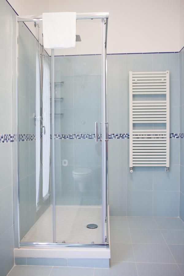 Isa Guest Rooms เนเปิลส์ ภายนอก รูปภาพ