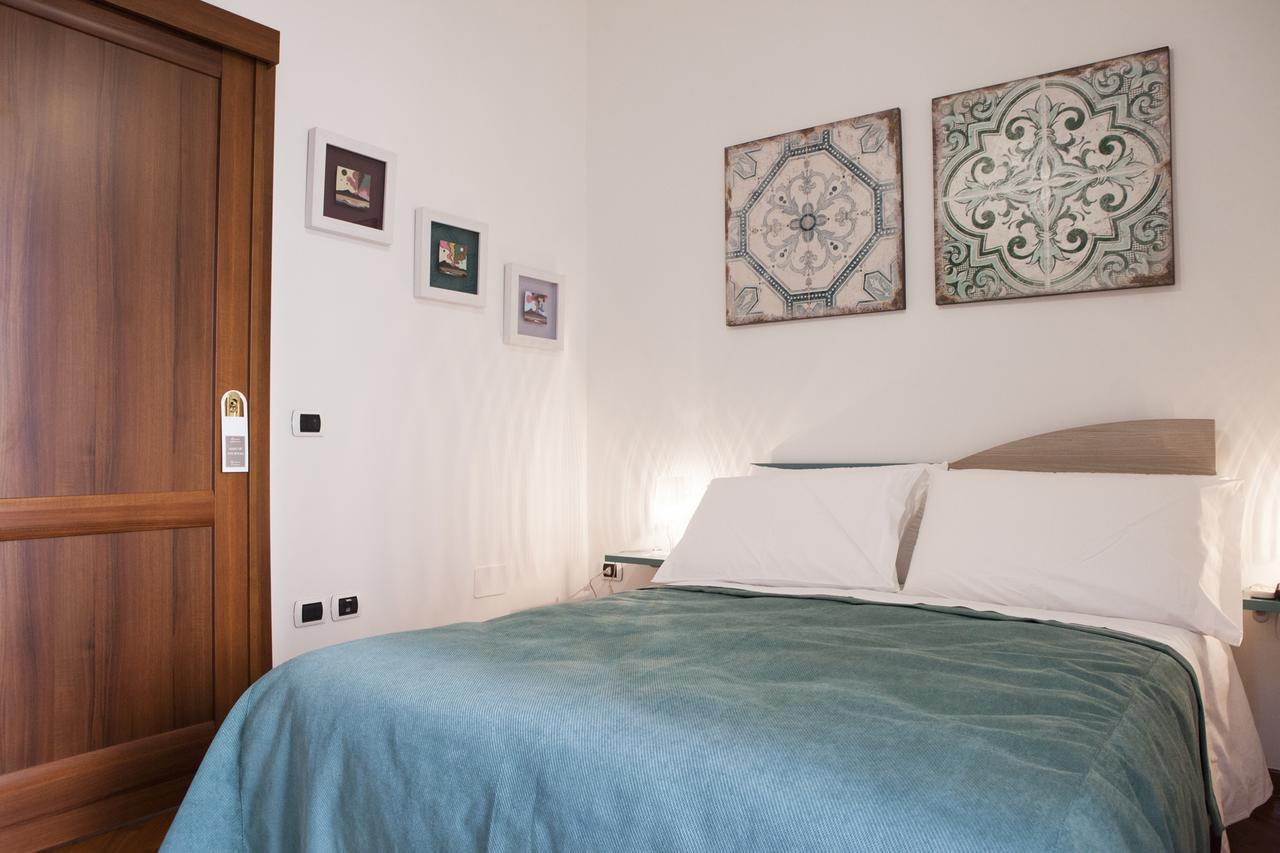 Isa Guest Rooms เนเปิลส์ ภายนอก รูปภาพ