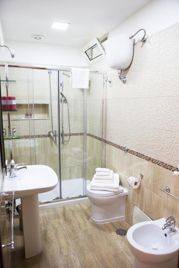 Isa Guest Rooms เนเปิลส์ ภายนอก รูปภาพ